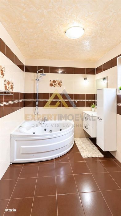 Casa spatioasa cu teren generos de 29 ari - Coltirea