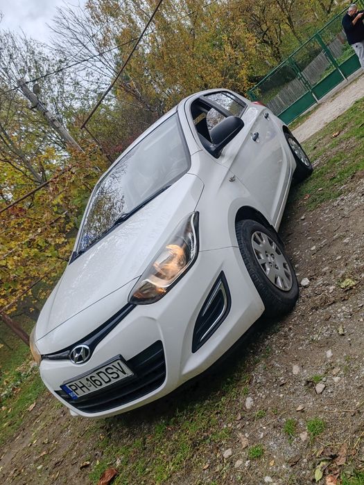 Hyundai i20 sau schimb cu o mașină mai mare