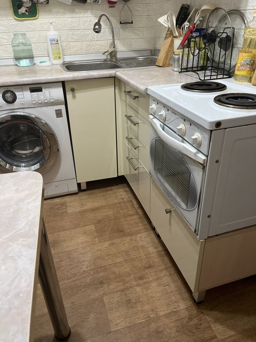 Кухонный гарнитур. Б/у