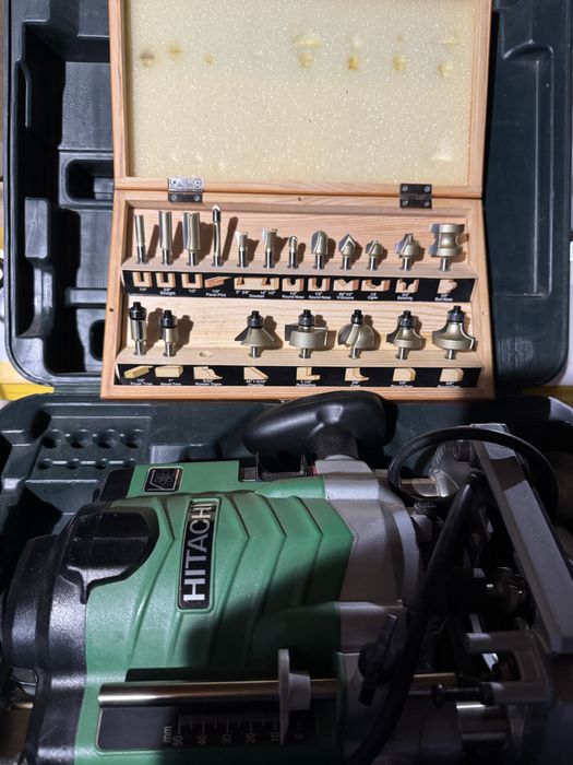 Hitachi freza lemn 2000W