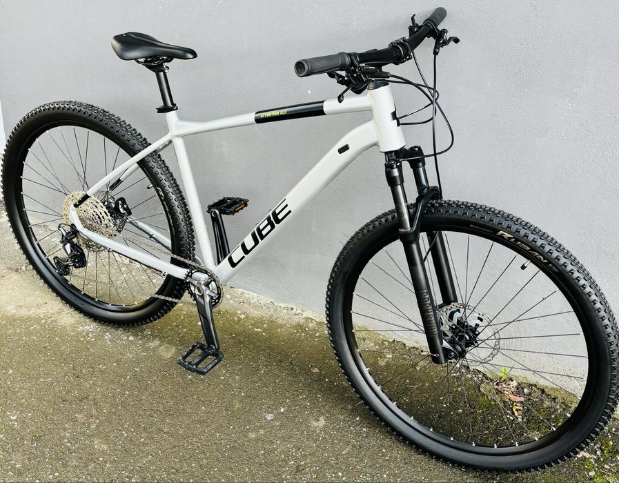 Se vinde Bicicleta Mountain-Bike MTB CUBE Attention SLX MODEL 2024 cadru din aluminiu Hardtrail marimea XL roti 29", frane hifraulice pe ulei!!