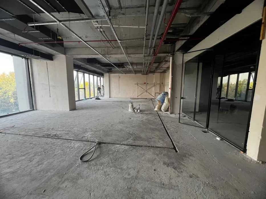 Просторные офисные лоты в БЦ с панорамными окнами (55)