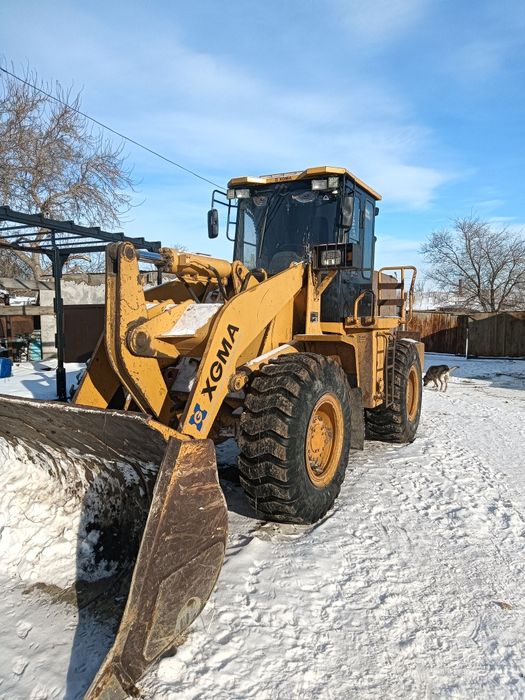 Фронтальный погрузчик