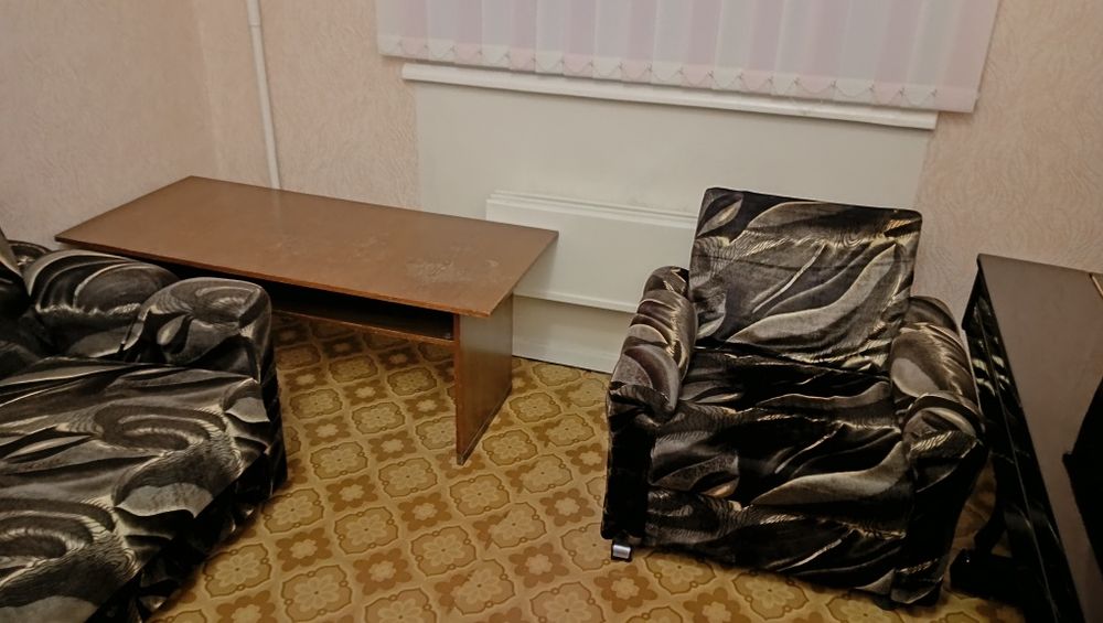Продам диван с креслами недорого