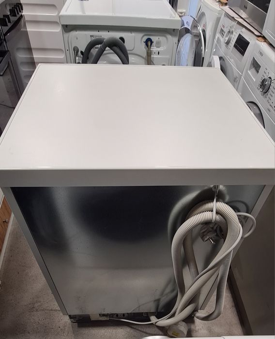 КАТО НОВА Свободностояща  Съдомиялна 60см Miele  14к-та А+++