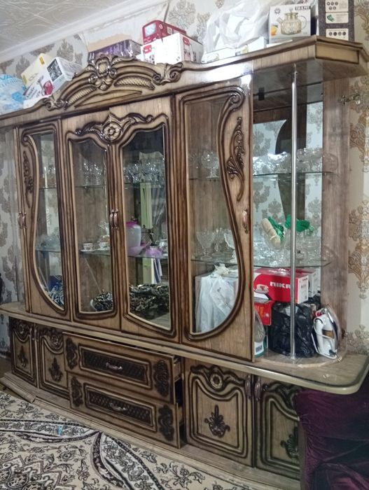 Прадаю стенку не дорога