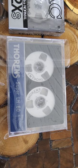 De vanzare casete sigilate