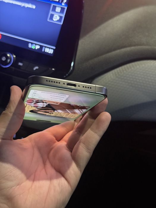 Iphone 15 pro max srocnhoo 512 733$