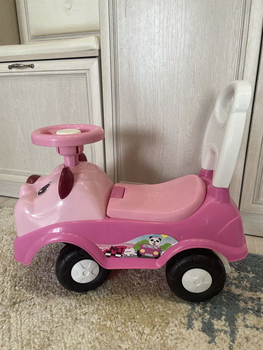 Каталка на 3-5 лет. В хорошем состоянии