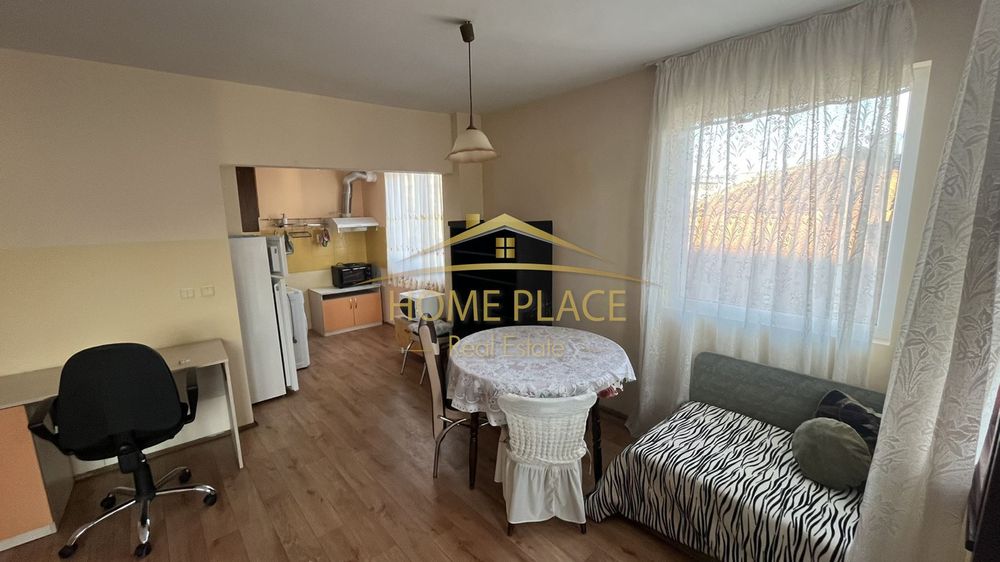 Дава се под наем Двустаен апартамент в Варна, Цветен квартал - 80 кв.м за 408 € - Снимка #2