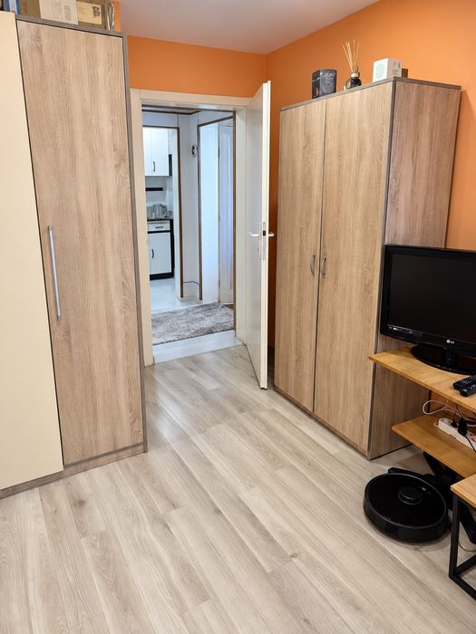 Продава се Тристаен апартамент в Варна, Левски - 65 кв.м за 2354 €/кв.м - Снимка #2