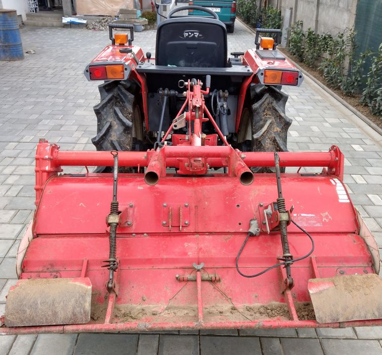 Tractor Yanmar 19 cp