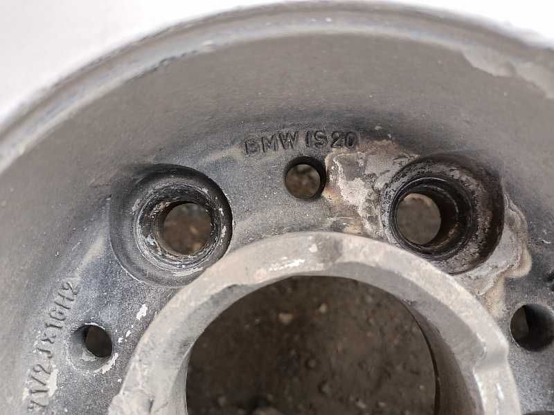 Продам легкосплавные диски на автомашину БМВ 5 e38