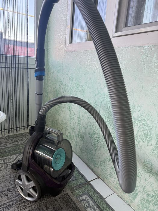 Продам пылесос Philips.