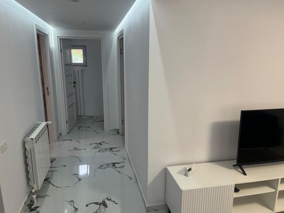 Închiriez apartament  în vilă – Sinaia, zonă centrală (lângă restaurant Casa Noastra)