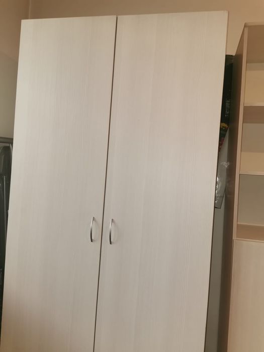 Продам шкафы и тумбочки