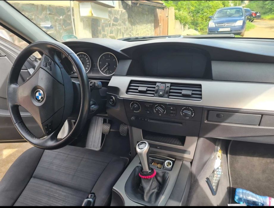 Лек автомобил BMW 525 E61