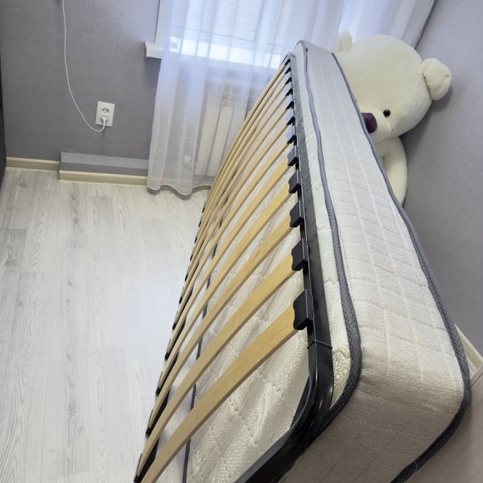 Продам 2 односпальные  кровать с матрасом