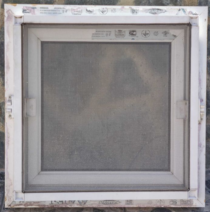 Алуминиев прозорец с комарник 48 x 48 cm