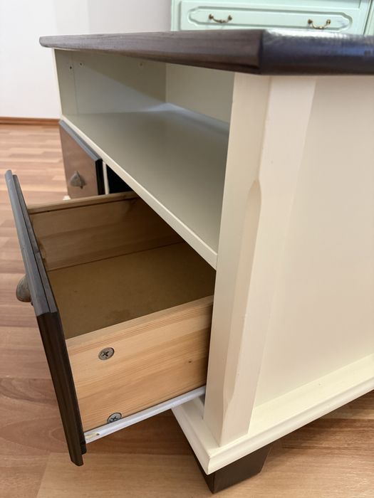 Vand Masuta lemn masiv tip comoda