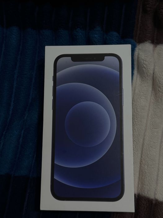 продам IPhone 12