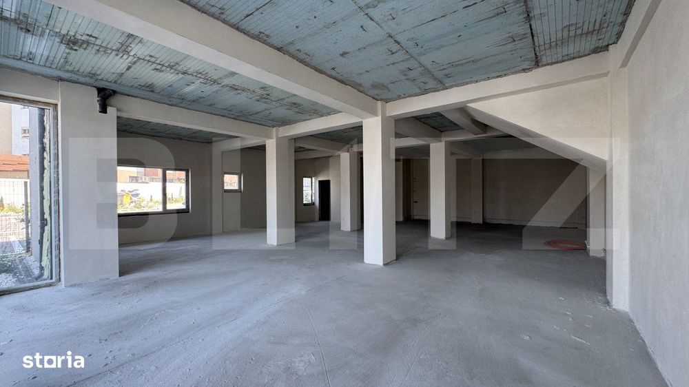 Spatiu comercial parter bloc nou, 136 mp open space, vitrina, terasa,
