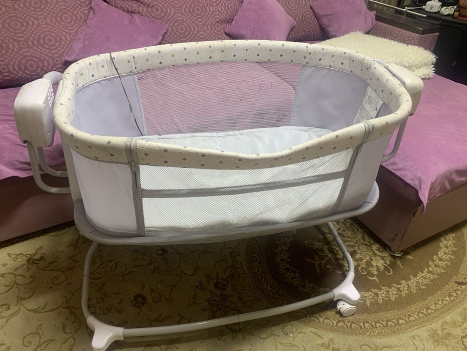 Продам кроватку качалку