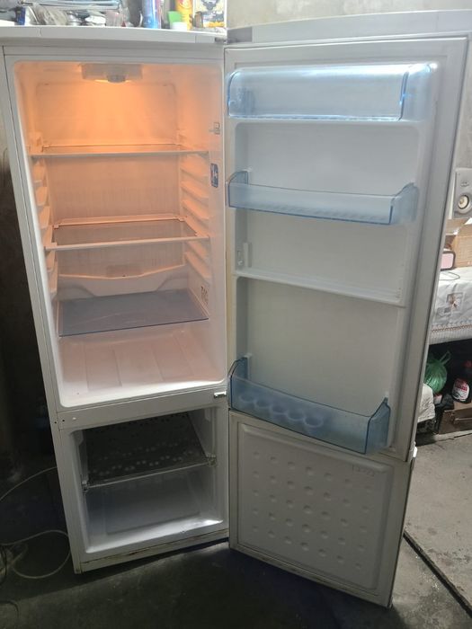 Продам холодильник