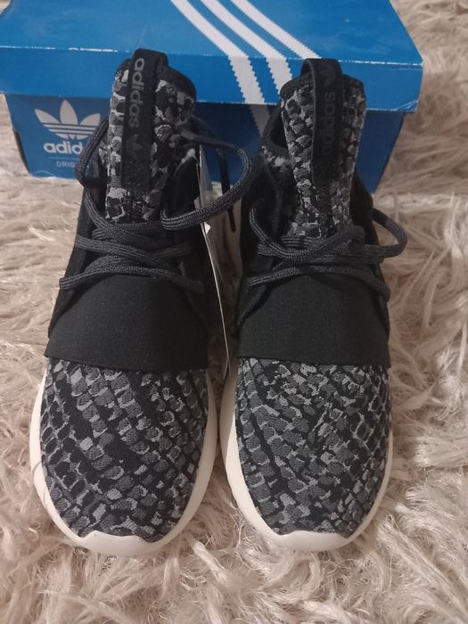 Adidas tubular defiant