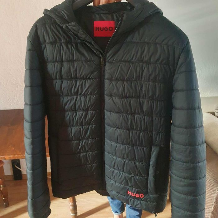 Преходно черно Яке Hugo с качулка