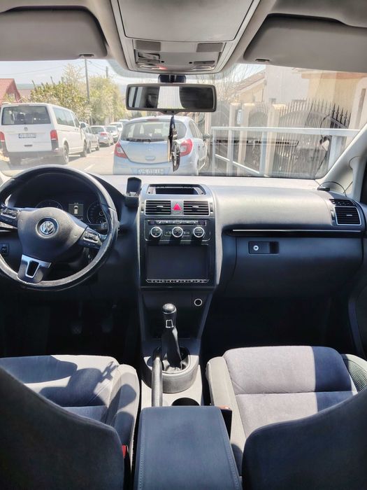 Auto vw TOURAN AN 2013  nr. Tel. 0745519697