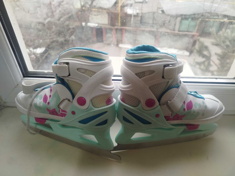 Продам детские коньки б/у