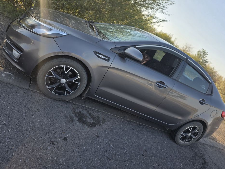 Продам автомобиль Kia Rio
