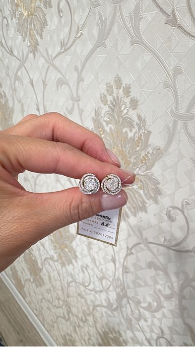 пусеты с бриллиантами