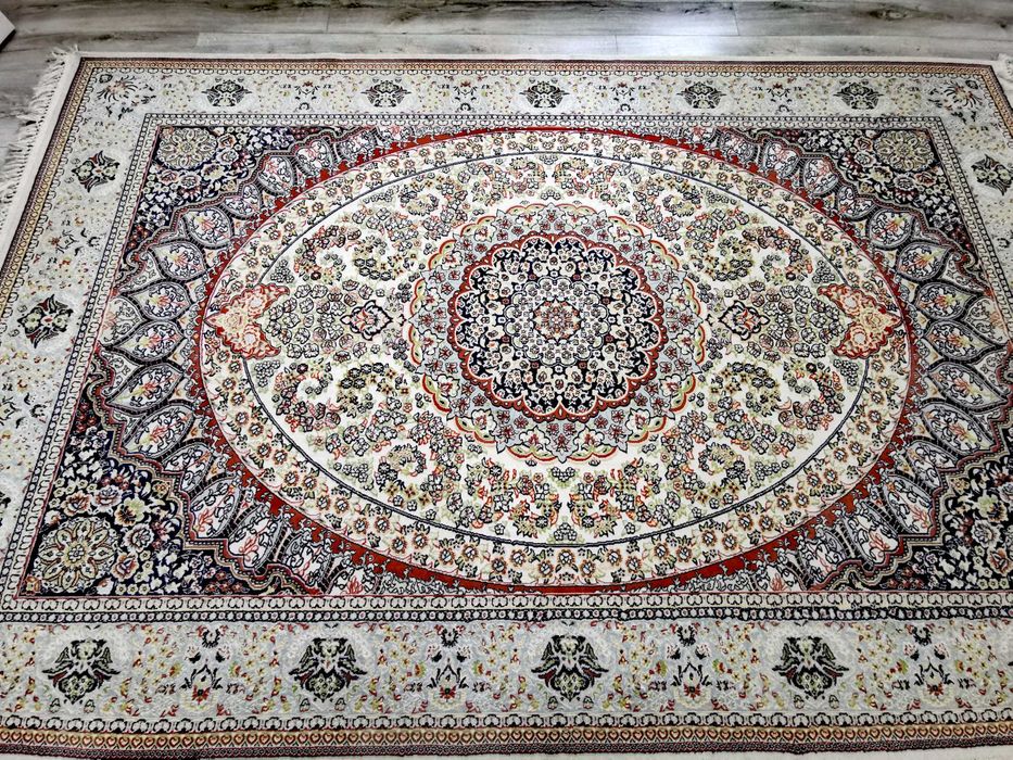 Ковер шелковый 2 х 3  Турция отл сост