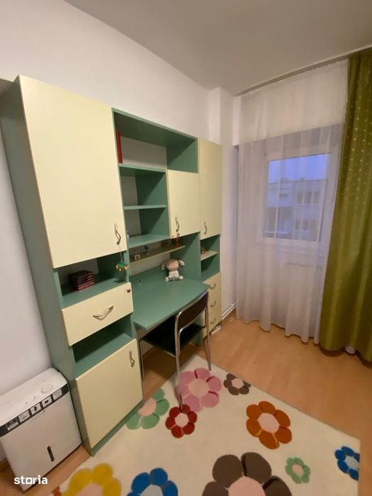 Apartament 4 camere (strada Zizinului)