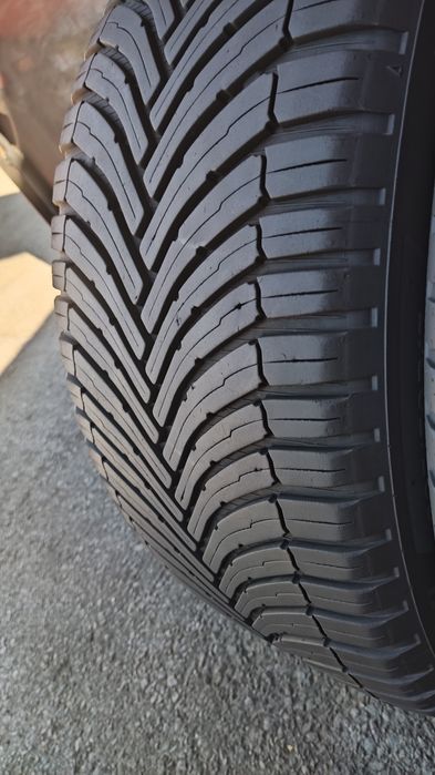 1 брой всесезонна гума  225/50/17 Bridgestone Turanza All Season 6
dot23