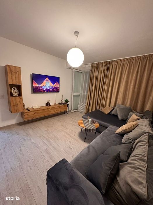 Apartament modern cu doua camere decomandat si loc de parcare, piata P