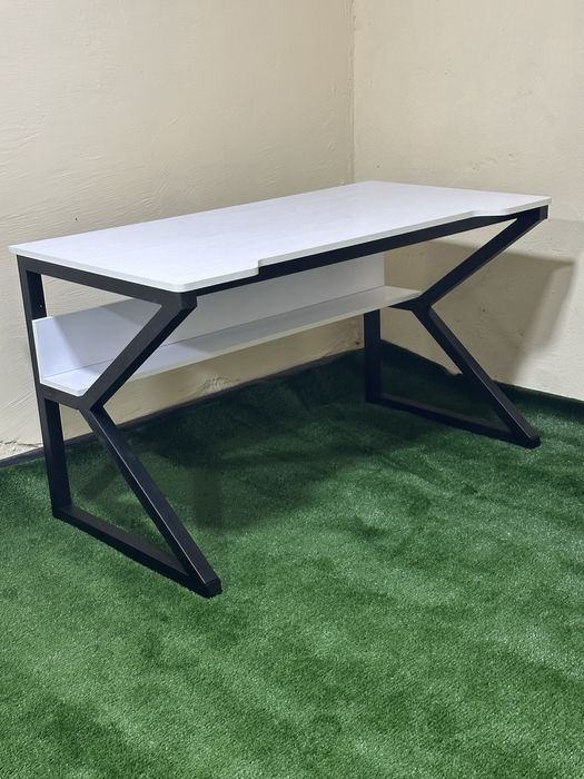 Стол в стиле лофт