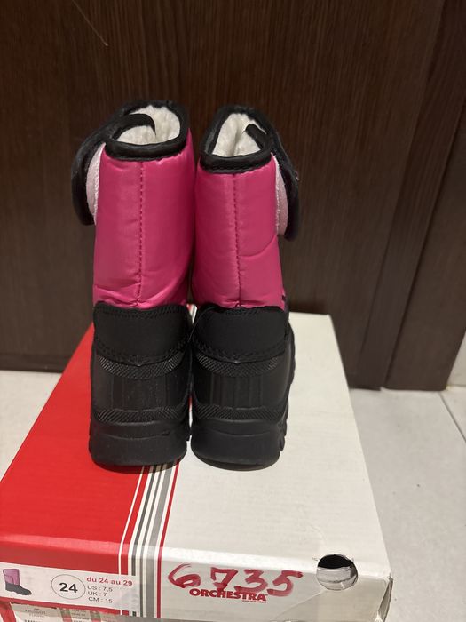 Нови ботушки, тип апрески 24 номер