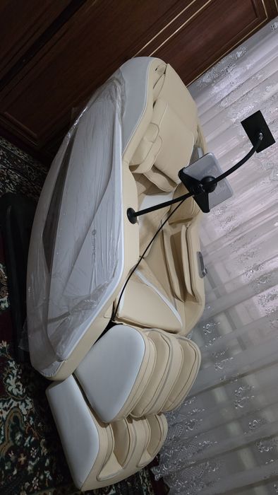 Massajni kreslo model (space)