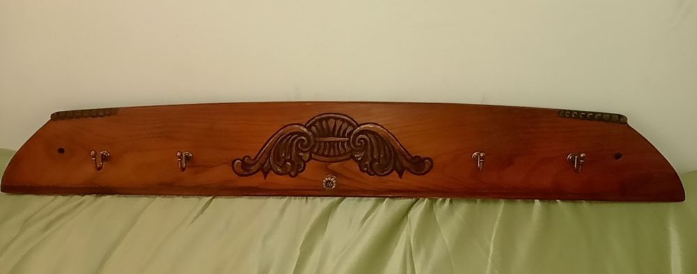 старинна  закачалка с автентична българска дърворезба