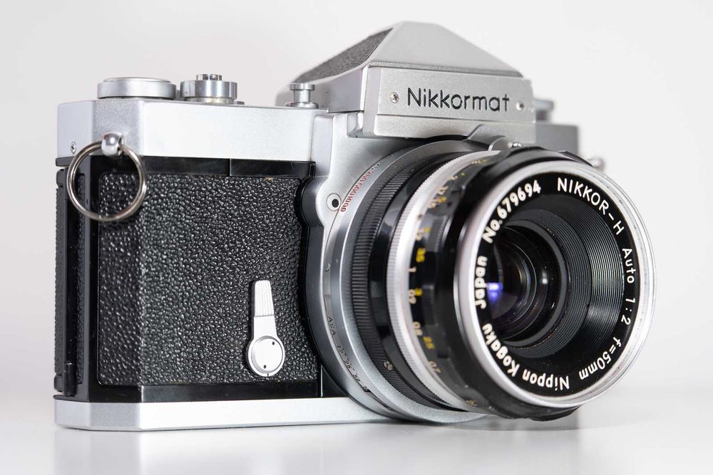 Aparat film Nikon Nikkormat FTn cu obiectiv Nikon Nikkor-H 50mm F2