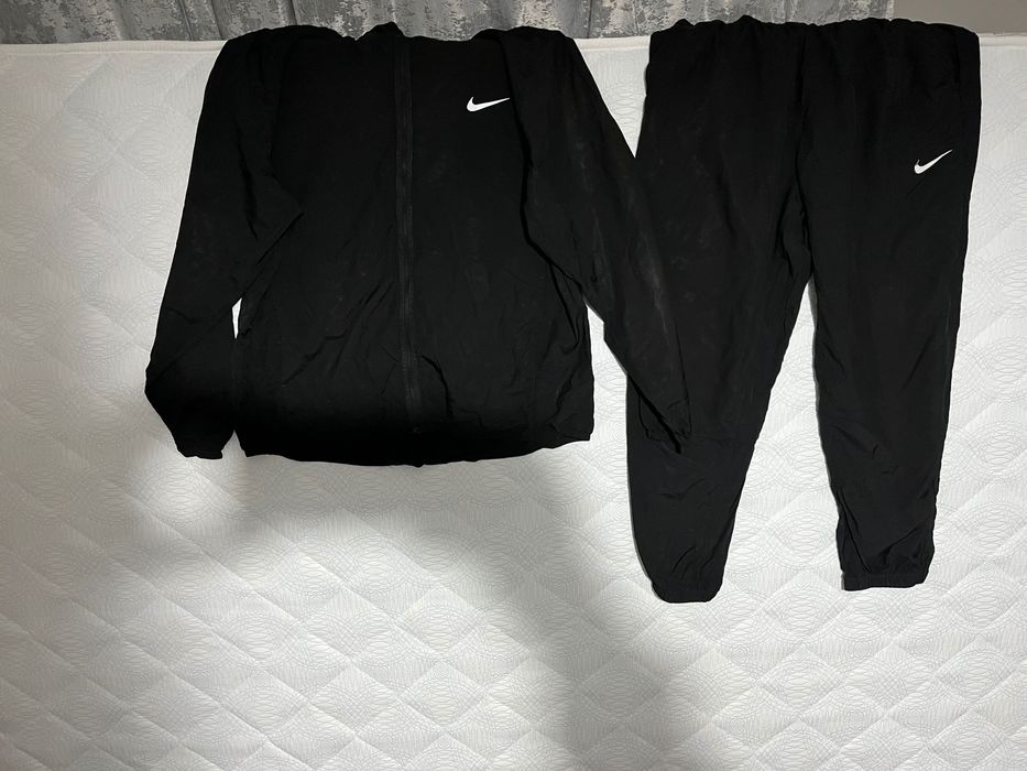 Анцуг Найк Хл горнище и долнище 50 € шушляк