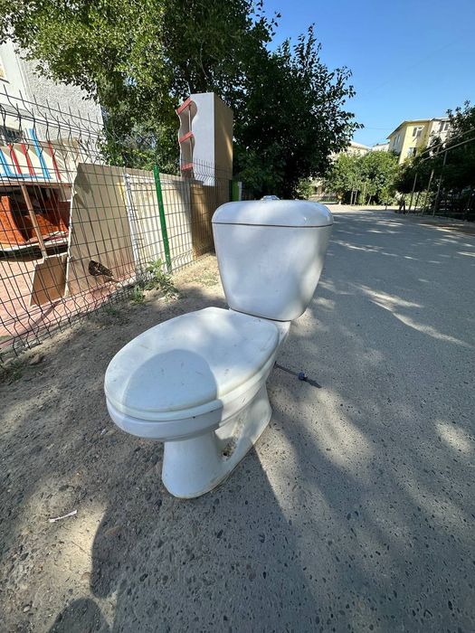 Унитаз янги арзон берилади тез ва арзонУнитаз янги арзон берилади тез