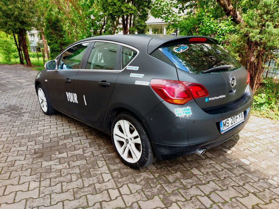 Opel Astra J .2.0 Diesel ,Automata 165CP ,piele ,navi camera 2011