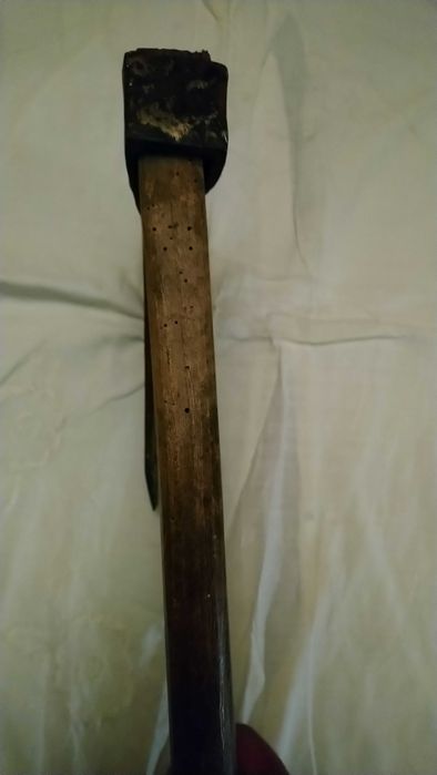 Стара специлна брадва за ръчна изработка на греди.