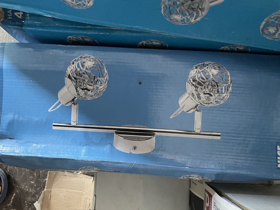 Lustre germane ideale pentru living camere sau băi