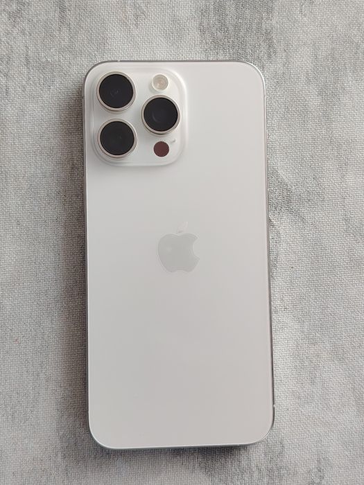 Apple 15 Pro Max White