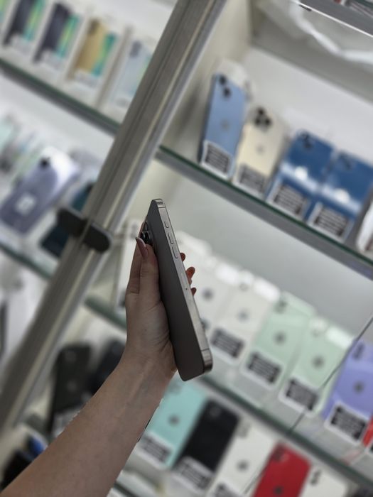 Humor GSM oferă spre vânzare / iPhone 16 Pro Max / 256 GB / Natural Titanium / Garanție 12 luni / Rate